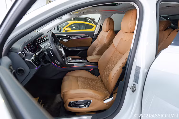 Hệ thống âm thanh 3D cao cấp của Bang &amp; Olufsen gồm 17 loa cho ra tổng công suất 755W.