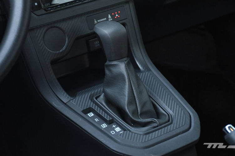 Nằm bên dưới nắp ca-pô của Toyota Avanza 2022 ở Mexico cũng là động cơ xăng 4 xi-lanh, dung tích 1.5L quen thuộc, tạo ra công suất tối đa 105 mã lực và mô-men xoắn cực đại 138 Nm. Động cơ kết hợp cùng hộp số tự động biến thiên vô cấp CVT mới, thay cho loại tự động 4 cấp cũ, và hệ dẫn động cầu trước. Nhìn chung, mẫu MPV này thiếu khá nhiều trang bị như đèn pha tự động, khóa thông minh và hệ thống kiểm soát hành trình.