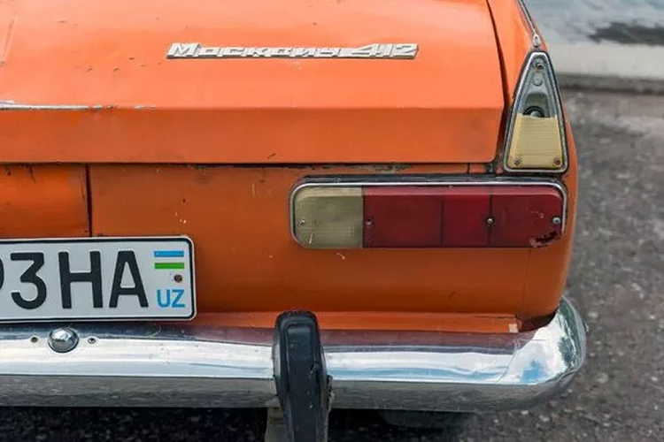 Tới thập niên 80, toàn bộ những chiếc xe Moskvitch đều mang kiểu dáng sedan nhỏ gọn và dẫn động cầu sau. Đến cuối thập niên 80, hãng Moskvitch đã lắp ráp khoảng 4 triệu chiếc xe trước khi nhu cầu mua của khách hàng giảm dần vì sự sụp đổ của chế độ Liên bang Xô Viết cũ. Năm 2006, thương hiệu Moskvitch tuyên bố phá sản.