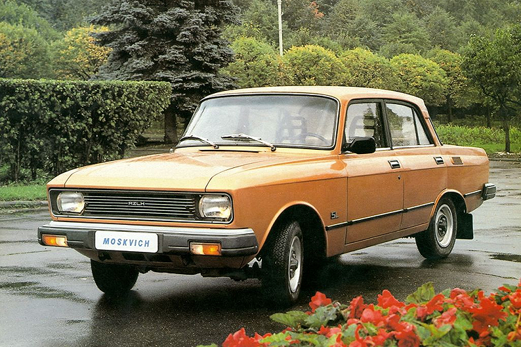 Trong quá khứ, liên minh Renault-Nissan đã mua lại bản quyền thương hiệu ôtô Moskvitch. Tuy nhiên vào ngày 16/5, Renault thông báo chuyển giao tài sản tại Nga cho chính phủ Nga. Nga cũng xác nhận thông tin này, đánh dấu việc quốc hữu hóa lớn đầu tiên kể từ khi bị phương Tây áp lệnh trừng phạt sau chiến dịch quân sự tại Ukraine.