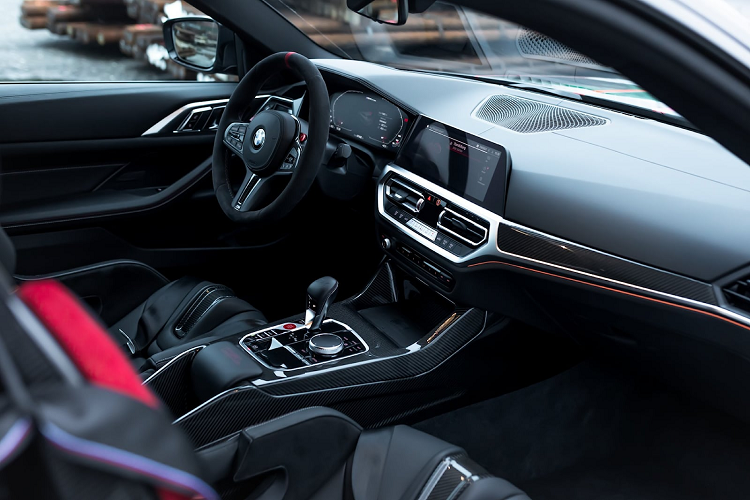 Những chi tiết còn lại hầu hết được giữ nguyên vì chiếc xe vốn đã có diện mạo khá hoàn hảo và hoàn thiện với những chi tiết ấn tượng.