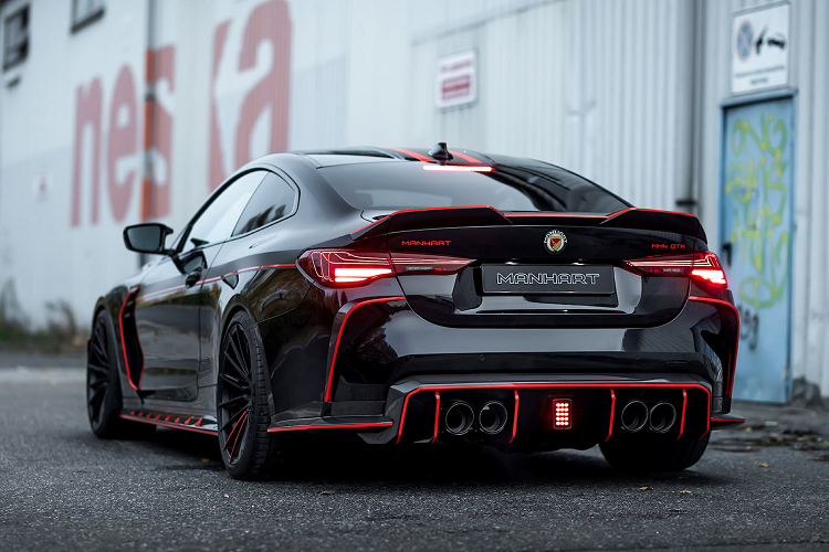 Quá trình bắt đầu với việc nâng cấp bộ MHtronik cho khối động cơ S58 sáu xi-lanh thẳng hàng, tăng áp kép, dung tích 3.0 lít. Cùng với đó, thương hiệu bổ sung cho xe hệ thống ống xả bằng thép không gỉ Manhart với bốn ống xả 110mm có thể được phủ carbon hoặc phủ gốm và ống xả Manhart, bao gồm cả bộ chuyển đổi xúc tác GESI 300.