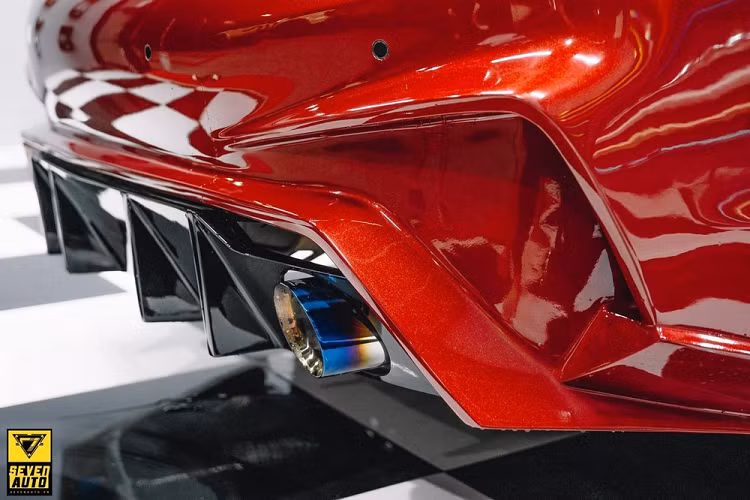 Hyundai Accent đang trở thành mẫu xe ăn khách nhất trong phân khúc sedan hạng B cùng với các đối thủ nặng ký như Toyota Vios, Honda City và Mazda2. Sự thành công của xe Hyundai Accent chính là bản mới có thiết kế ấn tượng và mức giá bán khá tốt. Giá xe Hyundai Accent tại Việt Nam từ 426 triệu đến 542 triệu đồng, chưa bao gồm chi phí lăn bánh cũng như các khuyến mãi từ đại lý.