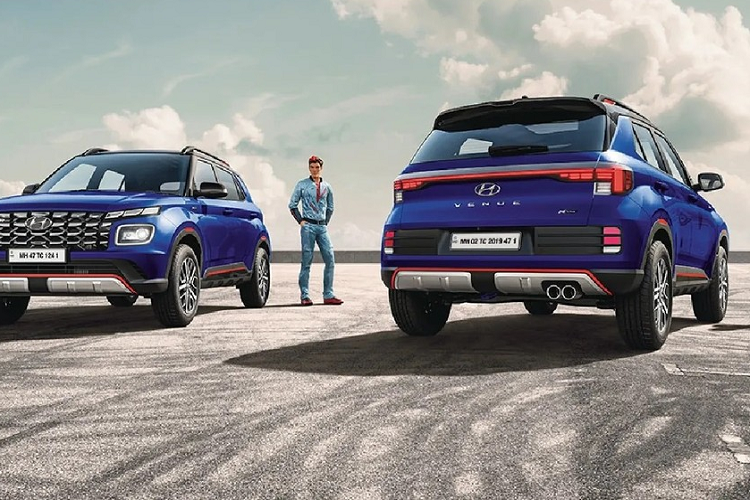 Ở thị trường Ấn Độ, xe được chia thành 2 bản trang bị là N6 và N8. Mức giá xe Hyundai Venue N Line 2022 bán ra dao động từ 1.216.000 - 1.315.000 Rupee (khoảng 359 - 388 triệu đồng).