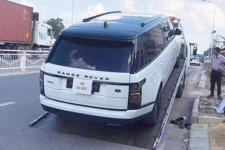 Mới đây, hình ảnh của chiếc SUV hạng sang Range Rover Autobiography độ Klassen lại xuất hiện trên mạng xã hội và cho thấy xe được vận chuyển ra ngoài bằng xe cứu hộ nhưng chưa rõ đích đến là đi đâu. Một số tin tức phỏng đoán rất có thể xe được mang đi đăng ký biển số.