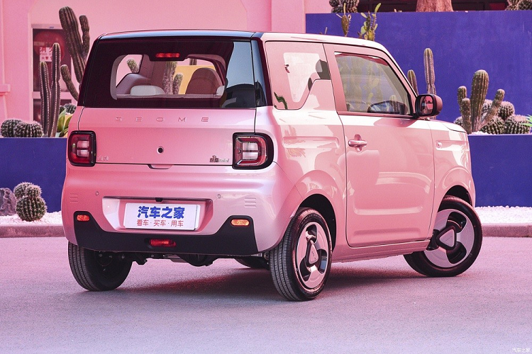 Thông số kỹ thuật của xe cũng chưa được công bố nhiều. Theo thông tin trên trang web của Bộ Công nghiệp và Công nghệ Thông tin Trung Quốc, xe sẽ dùng mô-tơ điện có công suất tối đa 30 kW (khoảng 40 mã lực) và pin lithium sắt photphat (LFP). Nhờ đó, xe có thể chạy khoảng 150 km sau khi sạc đầy pin.