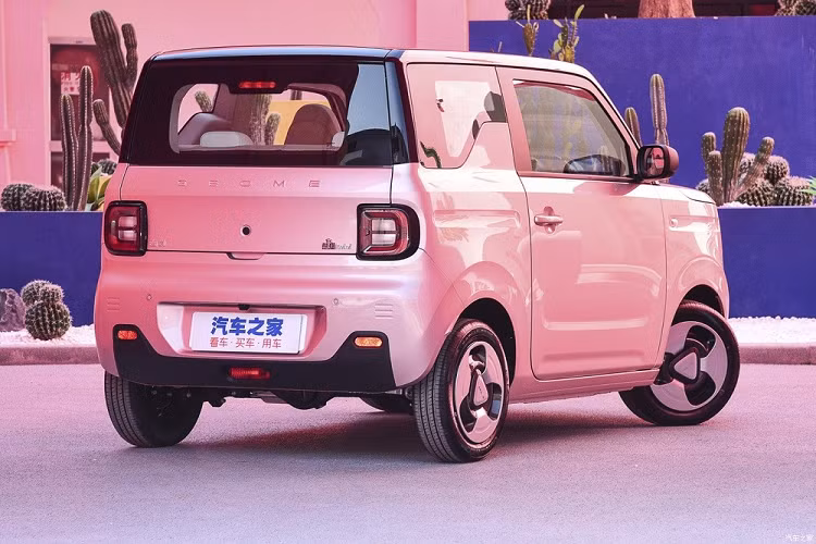 Thông số kỹ thuật của xe cũng chưa được công bố nhiều. Theo thông tin trên trang web của Bộ Công nghiệp và Công nghệ Thông tin Trung Quốc, xe sẽ dùng mô-tơ điện có công suất tối đa 30 kW (khoảng 40 mã lực) và pin lithium sắt photphat (LFP). Nhờ đó, xe có thể chạy khoảng 150 km sau khi sạc đầy pin.