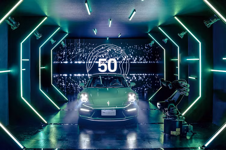 Giá xe Porsche 911 Carrera GTS-50 Year Anniversary One of a Kind sẽ được công bố tại buổi bán đấu giá trong những tháng tới đây, số tiền thu được sẽ được gửi cho đối tác từ thiện Dream Together của Porsche Đài Loan nhằm “bày tỏ lòng biết ơn đối với cộng đồng địa phương và thể hiện sự đóng góp của Porsche dành cho xã hội Đài Loan”.