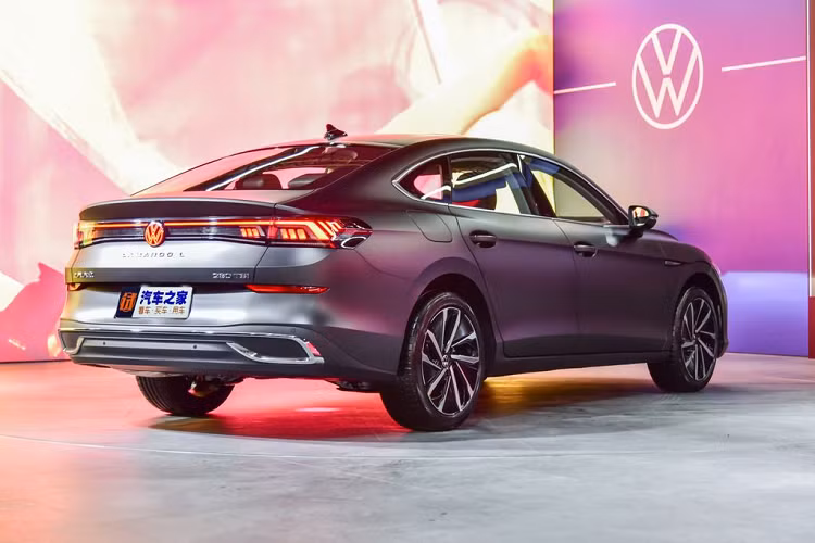 Theo kế hoạch, xe sẽ được bán vào mùa xuân năm nay tại thị trường Trung Quốc. Hiện mức giá xe Volkswagen Lamando L 2022 vẫn là một ẩn số.