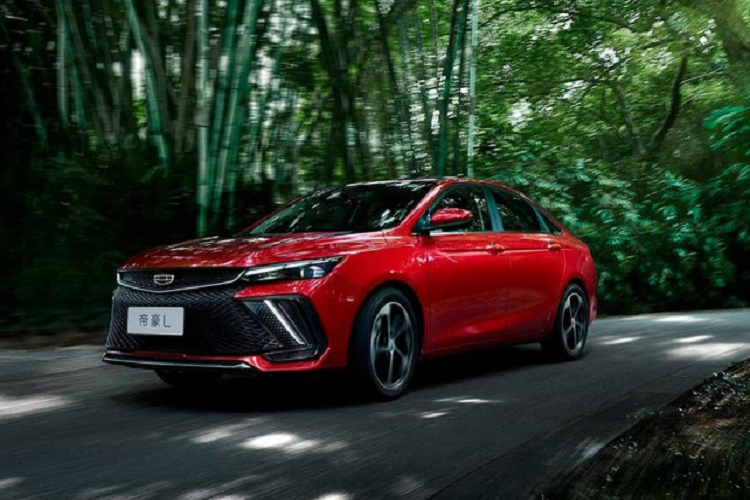 Mới đây, hãng Geely đã tung ra mẫu sedan mới mang tên Emgrand L tại thị trường quê nhà Trung Quốc. Geely Emgrand L 2022 ra đời nhằm thay thế mẫu xe Emgrand GL vốn đã có mặt trên thị trường Trung Quốc từ năm 2010. Trước khi bị thay thế, Emgrand GL chính là mẫu xe bán chạy nhất của thương hiệu Geely trong 8 năm liên tiếp.
