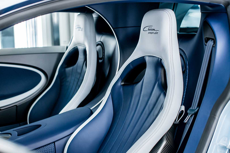 Mẫu xe đã được loại bỏ cánh gió sau đồ sộ để tạo ra một bộ phận khí động học tinh tế hơn nhiều, giúp chiếc Hypercar bám sát mặt đường ở tốc độ tối đa 380 km/h.