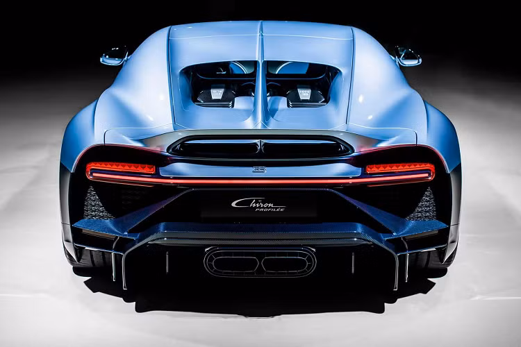 Trên mẫu xe này, khối động cơ W16 8.0 lít Quad-turbo tạo ra công suất cực khủng ở mức 1.479 mã lực, ít hơn so với 1.578 mã lực của các mẫu xe khác như Centodieci và Super Sport 300+.