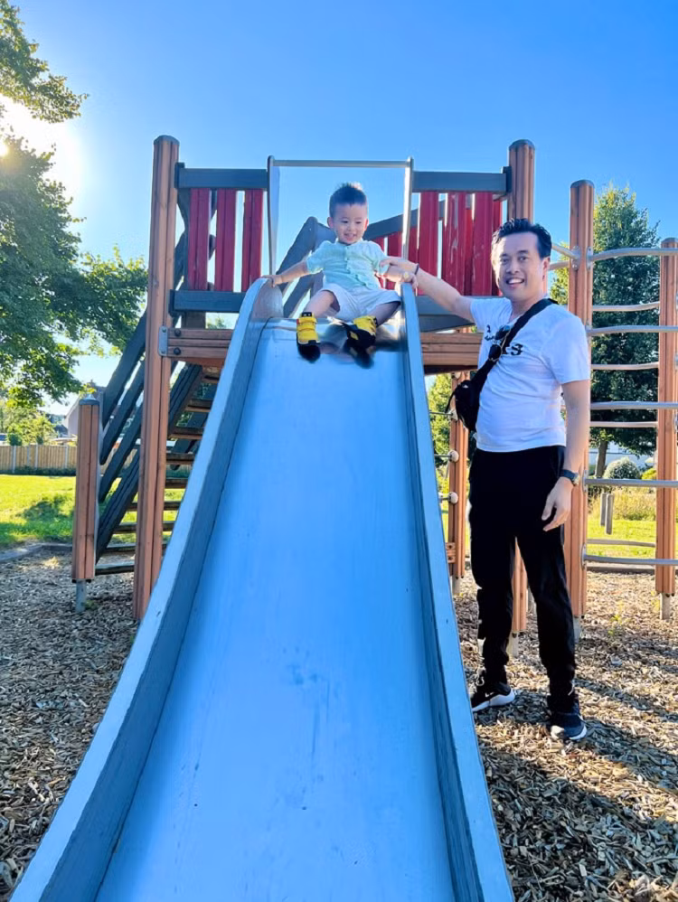 Nhac si Duong Khac Linh khien chi em xon xang khi lam viec nay-Hinh-7