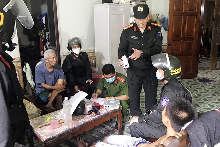 Cuoc truy quet lon chua tung co vao ban ma tuy khet tieng Tay Bac-Hinh-4