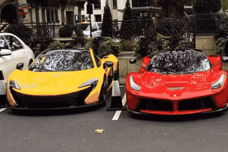 Sheikh Khalifa bin Hamad bin Khalifa Al Thani rất thích mang siêu xe của mình đi du lịch, khi thì Mỹ, lúc ở Pháp, Ý và 2 địa điểm mà Hoàng tử Qatar đang phụ trách đảm bảo an ninh cho World Cup 2022 luôn đến trong mỗi năm chính là London và Monaco.