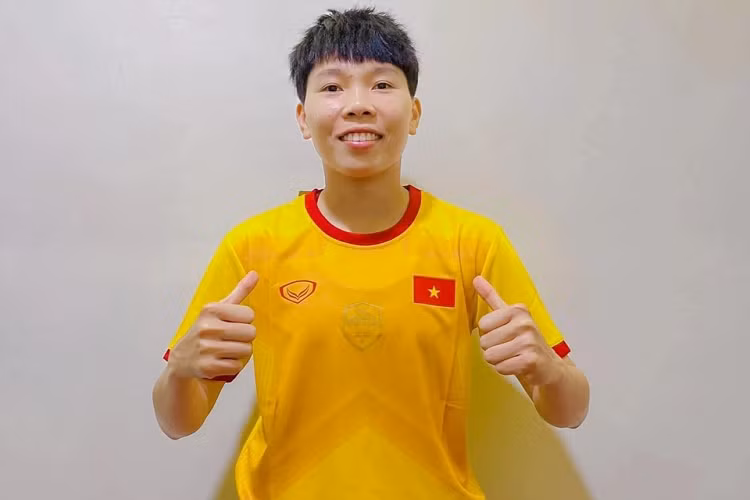 Sau trận chung kết bóng đá nữ, nhiều khán giả để lại bình luận chúc mừng cũng như khen ngợi tài năng của thủ thành tuyển Việt Nam. Cái tên Trần Thị Kim Thanh được nhiều người nhắc đến và tìm kiếm trên các trang mạng xã hội.