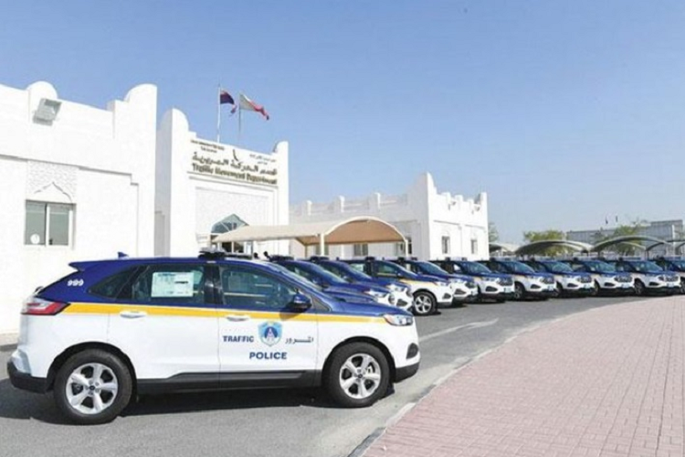 BMW X5 cũng được cảnh sát tại "quốc gia dầu mỏ" này sử dụng. Dàn SUV hạng sang BMW X5 có vẻ được dùng chủ yếu cho lực lượng cảnh sát giao thông của Qatar. Tại thị trường Qatar, BMW X5 có giá dao động trong khoảng từ 391.000 - 450.000 QAR (2,56 - 2,95 tỷ đồng).