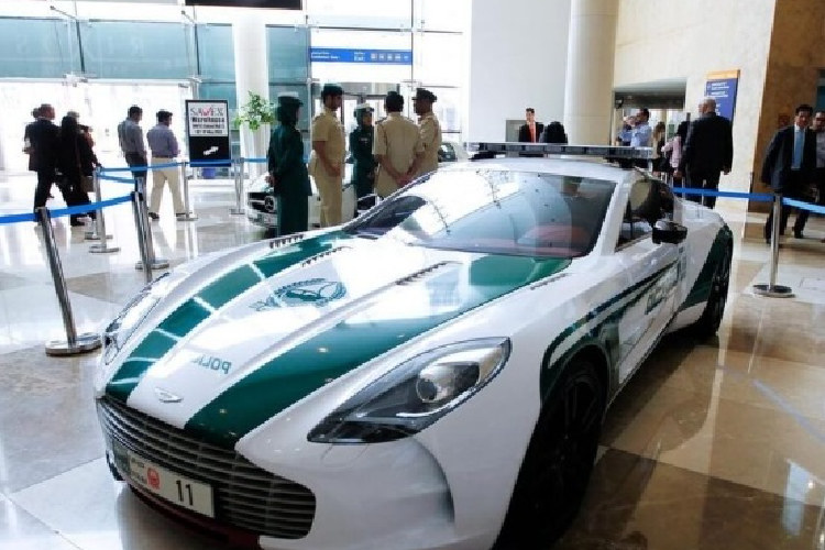 Xe dùng động cơ xăng 6 xi-lanh thẳng hàng, tăng áp, dung tích 3.0L hoặc động cơ xăng V8, tăng áp, dung tích 4.4L, tùy phiên bản. Bên cạnh BMW X5, cảnh sát Qatar còn dùng một mẫu SUV hạng sang của Đức là Audi Q7. Ở thị trường này, Audi Q7 có giá từ 310.000 QAR (2,03 tỷ đồng).