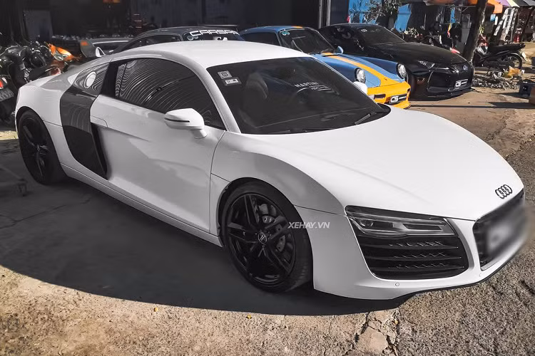 Từng xuất hiện khá nhiều trên các bộ phim bom tấn Hollywood, siêu xe Audi R8 đã từng là cái tên được các đại gia mê tốc độ săn đón bậc nhất trên thế giới.