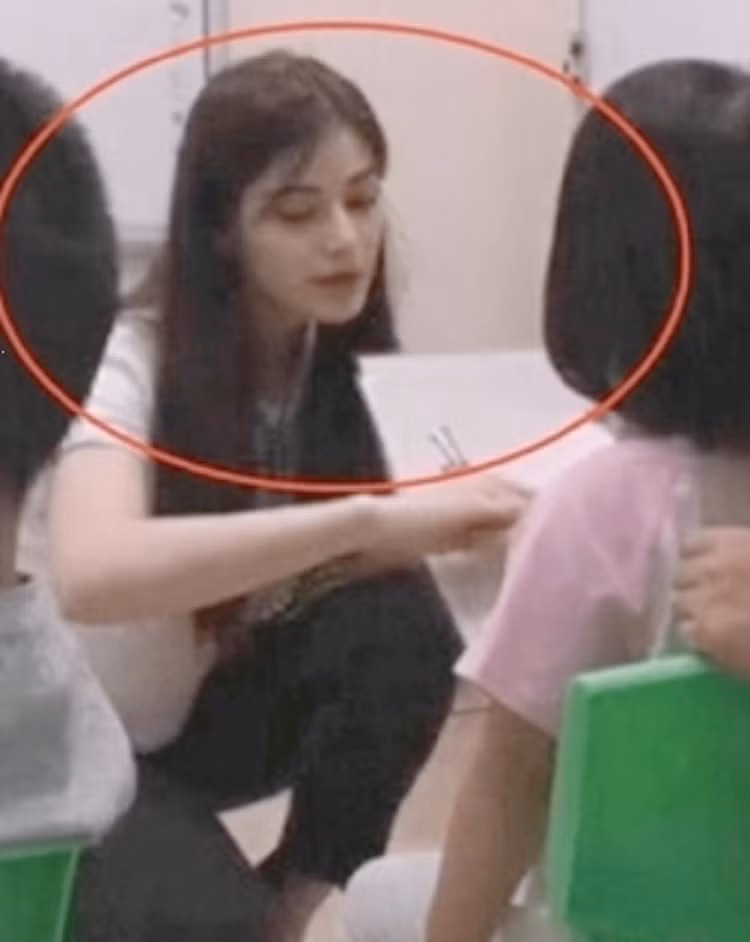 Co giao mam non bi phu huynh doi nha truong sa thai vi ly do bat ngo