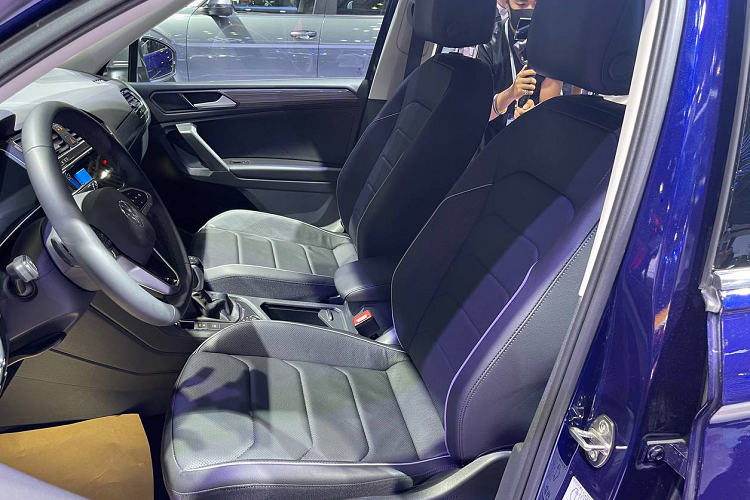 Tùy theo điều kiện vận hành, hệ thống dẫn động sẽ thay đổi tỉ lệ lực kéo truyền đến cầu trước và cầu sau để giúp xe vận hành ổn định. Ngoài ra, người lái còn có thể tự do lựa chọn cấu hình lái xe với các chế độ vận hành khác nhau và tận hưởng sự thoải mái với tùy chọn cá nhân hóa.