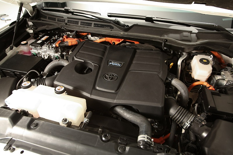 Vẫn chưa rõ liệu mẫu bán tải được đồn đoán này có bất kỳ nâng cấp nào về mặt hiệu suất hay không, nhưng Tundra TRD Pro hiện đang sử dụng động cơ tăng áp kép V6 3.5L đi kèm một mô-tơ điện và hộp số tự động 10 cấp. Thiết lập này cho phép chiếc xe đạt công suất tối đa 437 mã lực và momen xoắn cực đại 790 Nm. 