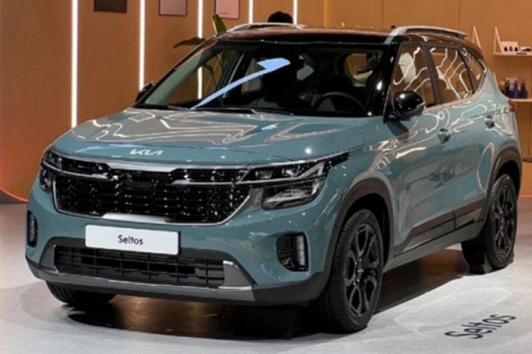 Động cơ này kết hơp với hộp số biến thiên vô cấp iVT và hệ dẫn động 4 bánh toàn thời gian tùy chọn. Thứ hai là động cơ xăng 4 xi-lanh, tăng áp, dung tích 1.6L nâng cấp, cho công suất tối đa 195 mã lực, mạnh hơn 20 mã lực so với trước. Động cơ này đi với hộp số tự động 8 cấp mới thay vì loại tự động ly hợp kép 7 cấp.