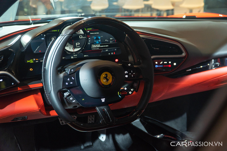 Để tăng thêm sự phấn khích khi cầm lái, Ferrari 296 GTB sở hữu hộp số tự động 8 cấp ly hợp kép phát triển từ những mẫu xe đua F1; giúp Ferrari 296 GTB mất 2,9 giây tăng tốc từ 0-100 km/h và vận tốc tối đa 330 km/h.