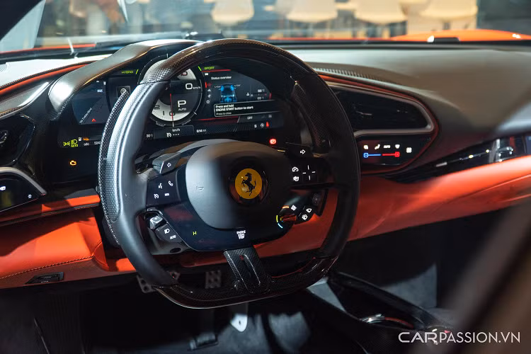 Để tăng thêm sự phấn khích khi cầm lái, Ferrari 296 GTB sở hữu hộp số tự động 8 cấp ly hợp kép phát triển từ những mẫu xe đua F1; giúp Ferrari 296 GTB mất 2,9 giây tăng tốc từ 0-100 km/h và vận tốc tối đa 330 km/h.