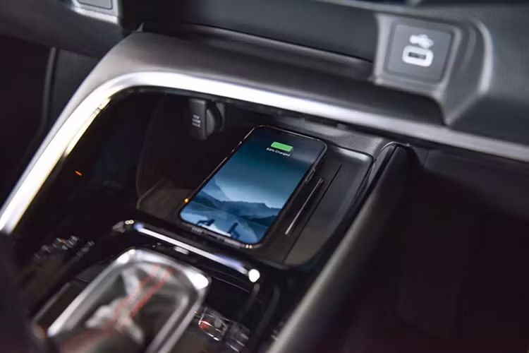 Honda HR-V 2022 hứa hẹn sẽ hấp dẫn khách hàng Việt quan tâm phân khúc CUV cỡ B với tiêu chí mua xe để phục vụ gia đình, đồng thời có chi phí mua xe cao trong phân khúc. Với sự hiện diện của Honda HR-V 2022 thế hệ mới, phân khúc CUV cỡ B sẽ có thêm nhiều lựa chọn cho khách Việt.