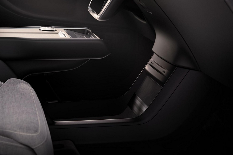 Với cấu hình Twin Motor, mô-tơ điện trên cầu trước tạo ra công suất tối đa 161 mã lực và mô-men xoắn cực đại 350 Nm. Hai con số tương ứng của mô-tơ điện trên cầu sau là 241 mã lực và 420 Nm. Tổng cộng, xe sở hữu công suất tối đa 402 mã lực và mô-men xoắn cực đại 770 Nm. Sức mạnh này cho phép xe tăng tốc từ 0-100 km/h trong thời gian 5,9 giây.