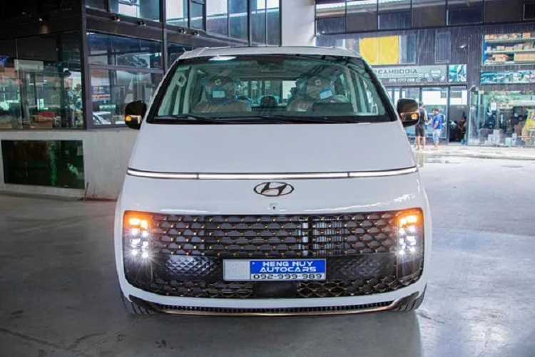 Hyundai Staria 2022 là mẫu xe thay thế cho người đàn anh Hyundai Starex, ra mắt tháng 3 năm ngoái.
