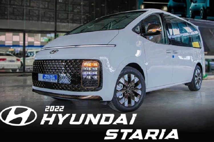 Chiếc Hyundai Staria 2022 nhập khẩu tư nhân ở Campuchia này thuộc phiên bản “Premium” cao cấp và có giá bán không dưới 1,6 tỷ đồng tại Campuchia.