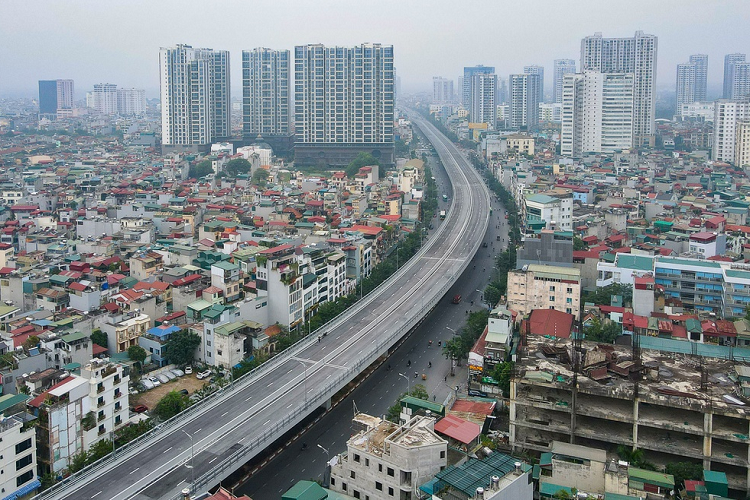 Dự án vành đai 2 đoạn cầu Vĩnh Tuy - Ngã Tư Sở nằm trên trục giao thông nội đô khép kín của Hà Nội. Dự án có tổng mức đầu tư sau điều chỉnh là gần 10.000 tỷ đồng, nối liền 3 quận trung tâm Hai Bà Trưng, Đống Đa và Thanh Xuân.
