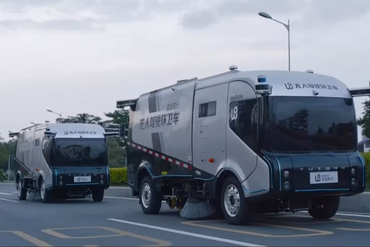 Làm sạch các khu vực đông dân cư có thể là một gánh nặng cho các thành phố nhưng công nghệ đã cung cấp cho mọi người một giải pháp mới, ít nhất là tại thành phố Quảng Châu, Trung Quốc. Giải pháp công nghệ đó gọi là Robosweeper tự lái cấp 4, một mẫu xe tải mới chạy điện hoàn toàn và không có người lái do WeRide và Yutong Group thiết kế để quét dọn và khử trùng đường công cộng.