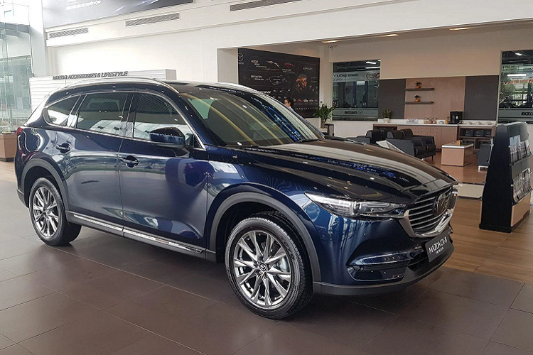 Có thể nói, Mazda CX-8 là dòng xe khá hấp dẫn đối với người mua CUV 7 chỗ nhờ vào giá bán hợp lý, trang bị nhiều “đồ chơi” và thiết kế đẹp mắt. Tuy nhiên, dòng xe này đang đứng trước sự cạnh tranh rất lớn bởi các đối thủ như Hyundai SantaFe hay Honda CR-V.