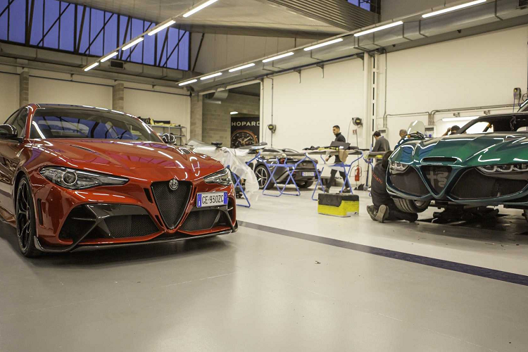 Trái tim của chiếc coupe Giulia độc nhất vô nhị là động cơ V6 2.9 lít tăng áp kép được trang bị thông số kỹ thuật GTAm, có khả năng tạo ra công suất 533 mã lực và mô-men xoắn 600 Nm.