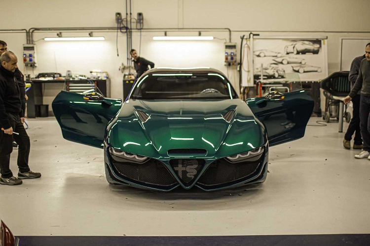 Sau khi tham gia một buổi chụp hình tại đường đua "La Pista" ở Arese, chiếc Giulia Coupe rút gọn sẽ được bàn giao cho chủ nhân. Giá xe Alfa Romeo Giulia SWB Zagato không được tiết lộ nhưng chắc chắn sẽ cao hơn nhiều lần so với một chiếc Giulia GTAm thông thường nếu xét theo giá trị và độ độc đáo của mẫu xe Coachbuilt này.