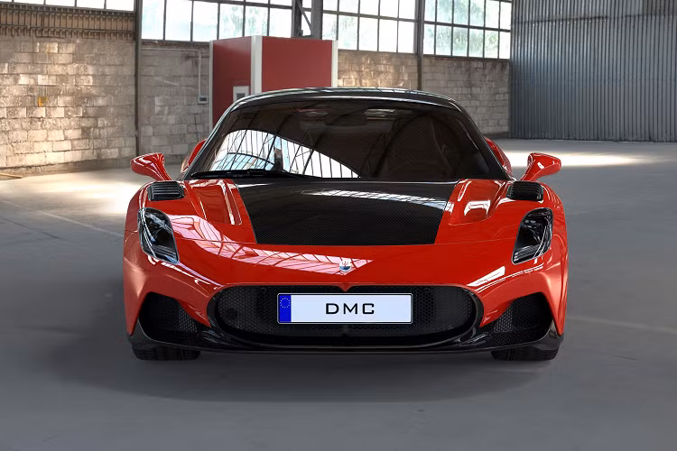 Chính vì DNA này đã làm nên sức hút của mẫu xe, tuy nhiên gói độ Sovrana cho Maserati MC20 đã “lột xác” hoàn toàn cho mẫu xe này với những chi tiết đặc biệt, biến chiếc xe trở nên thực sự dữ dằn.