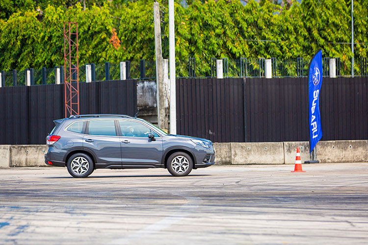 Hệ thống X-MODE trên Forester 2023 cũng được cải tiến với tính năng Auto Reserve (Tự động khôi phục). Tính năng này sẽ chuyển X-MODE sang “chế độ chờ” khi vận tốc trên 40 km/h, và kích hoạt trở lại khi vận tốc xuống dưới 35 km/h. Ngoài ra, tính năng Hỗ trợ Đổ dốc cũng được tinh chỉnh mượt mà hơn khi người lái tăng ga trong quá trình xuống dốc với X-MODE được kích hoạt.