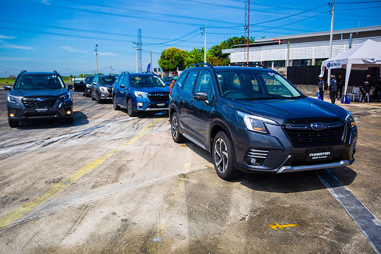 Các tinh chỉnh về thiết kế cũng không khác biệt so với phiên bản từng trưng bày tại Triển lãm VMS 2022. Phần lưới tản nhiệt phía trước được tinh chỉnh đem lại diện mạo năng động hơn. Đèn pha cũng có thiết kế mới, trong khi phiên bản i-S EyeSight trang bị mâm xe 18 inch nổi bật.