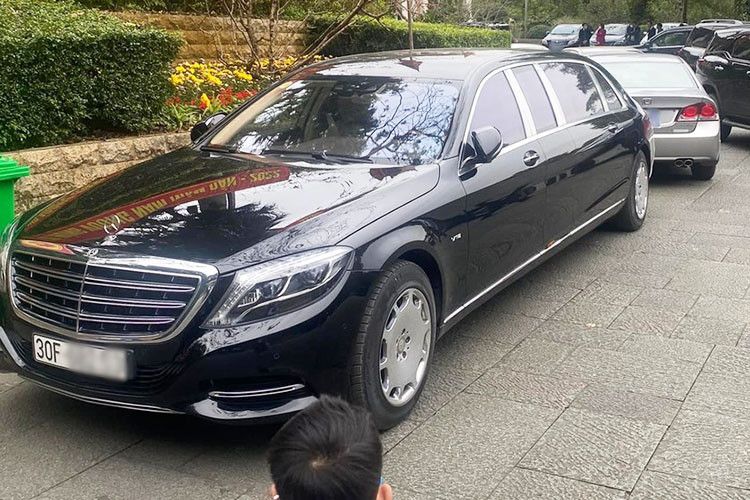 Mercedes-Maybach S600 Pullman từng đưa đón ông Trịnh Văn Quyết trước khi bị bắt vẫn sử dụng khối động cơ V12, dung tích 6.0 lít, tăng áp kép, sản sinh công suất 530 mã lực và mô-men xoắn cực đại 830 Nm. Maybach S600 Pullman có thời gian tăng tốc từ vị trí xuất phát lên 100 km/h trong thời gian 6,4 giây. Tốc độ tối đa giới hạn 250 km/h.
