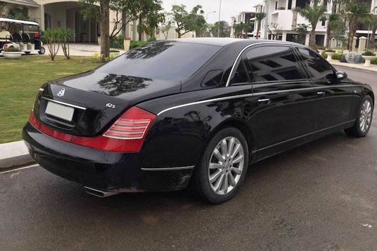 Xe siêu sang Maybach 62S từng phục vụ ông Trịnh Văn Quyết là phiên bản đặc biệt của dòng xe Maybach 62, vì thế, ngoại thất xe có số nan lưới tản nhiệt là 11 thay vì 23, đuôi xe có thêm chữ S sau số 62 để chỉ đây là bản đặc biệt.