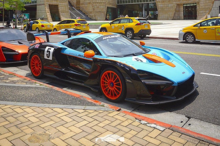 Những hình ảnh về xe McLaren Senna tiêu chuẩn tại Đài Loan, trong tổng số 500 xe Senna được sản xuất, ước tính trên 8 chiếc đang có mặt tại đảo quốc này. Ngoài ra còn có một chiếc xe McLaren Senna LM với màu Gulf Livery
