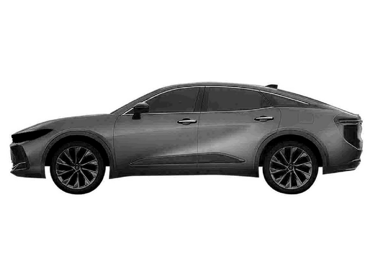 Hãng xe Nhật sẽ ra mắt Toyota Crown Cross 2023 vào ngày 15/7/2022 tới tại thị trường nội địa. Hiện chưa rõ Toyota có bán Crown Cross ở các thị trường ngoài Nhật dưới bất kỳ tên gọi nào khác hay không.