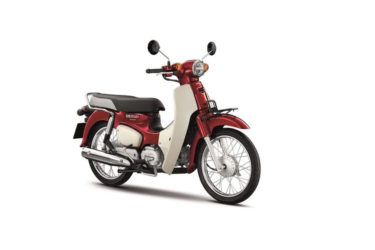 Bên cạnh đó, bảng đồng hồ của xe máy Honda Super Cub 2022 cũng có thiết kế cổ điển, nhưng bên trong là mặt đồng hồ analog kết hợp với màn hình LCD kỹ thuật số hiện đại hiển thị đa thông tin.