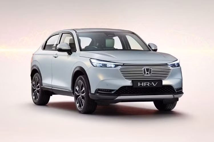 Nếu giá này là chính xác thì Honda HR-V mới ở Indonesia rẻ hơn đáng kể so với xe tại Thái Lan (979.000 - 1.179.000 Baht, tương đương 666 - 801 triệu đồng). Hiện vẫn chưa rõ khi nào mẫu xe Honda HR-V 2022 sẽ về Việt Nam, và sẽ được nhập Thái hay Indonesia.