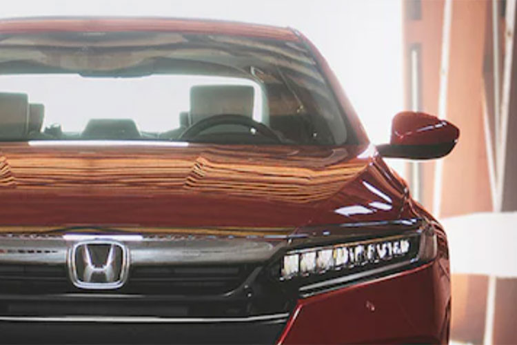 Mẫu xe sedan Honda Accord 2023 tiếp theo sẽ có đèn pha LED mỏng hơn, lưới tản nhiệt hình thang tinh chỉnh, các bề mặt được gọt đẽo gọn gàng, cụm đèn hậu LED toàn chiều rộng, nắp cốp hình môi tinh tế và ống xả dạng ẩn đặt sau cản va.