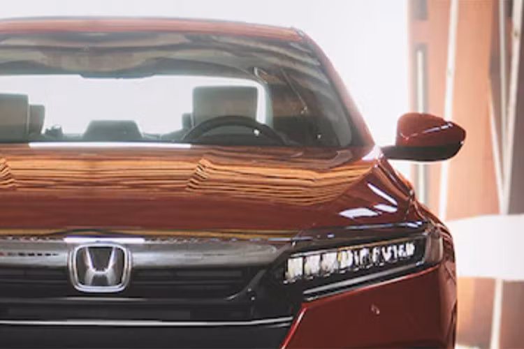 Mẫu xe sedan Honda Accord 2023 tiếp theo sẽ có đèn pha LED mỏng hơn, lưới tản nhiệt hình thang tinh chỉnh, các bề mặt được gọt đẽo gọn gàng, cụm đèn hậu LED toàn chiều rộng, nắp cốp hình môi tinh tế và ống xả dạng ẩn đặt sau cản va.