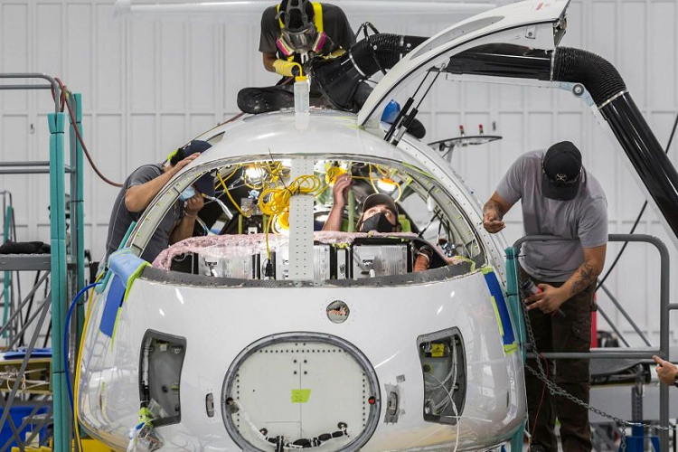 Eviation cũng tiết lộ họ dự kiến từ nay đến năm 2025 sẽ hoàn thành thủ tục được FAA (Cơ quan Hàng không Liên bang Mỹ) chứng nhận, sau đó là một hoặc hai năm bay thử nghiệm.